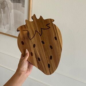 Strawberry-Shaped Wooden Cutting Board